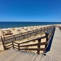 Anc&atilde;o Beach Apartment, готель у місті Алмансил