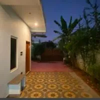 Family Guest House Pondicherry, hotel i Vānūr