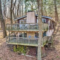 Unplugged Mountain Retreat with Porch Swings!, hotel near John Murtha Johnstown-Cambria County - JST, Imler
