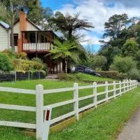 Whitlow Manor 3BR and optional 1BR studio, hótel í Walhalla