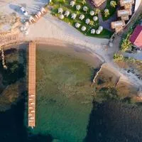 Anda Beach Bistro & Rooms, hotel di Cunda
