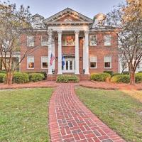 Gorgeous, Southern Home in Beautiful Cheraw, hotel perto de Base Aérea Cheraw Municipal/Lynch Bellinger - HCW, Cheraw