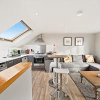 Stylish 2 Bed, Business & Leisure. Wifi and private garden; by First Serve - West Wimbledon