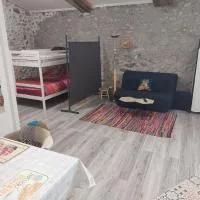 Gite Studio Les Maisons de Gaïa climatisé, hotell i Tuchan