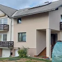 Mici's Apartments، فندق في Visoko