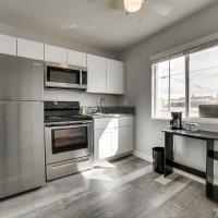 Renovated Hawthorne Apartment By Museums and Dining!, hotel in Hawthorne