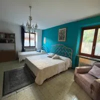 Il gufo e il gatto del lago, hotel Travedonában