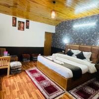 Hotel Hilltop At Mall Road Manali With Open Terrace, khách sạn ở New Manali, Manāli