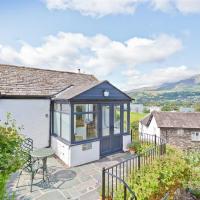 Badger's Cottage with stunning lake & mountain views