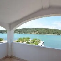 Apartments Zlatko, hotell i Jadrtovac