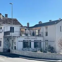 Osteria Centrale - B&B, מלון בCugnasco