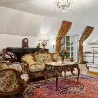 Villa Muusa with a cozy sauna, swimming pool and large beautiful garden, khách sạn ở Tallinn