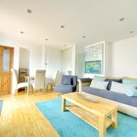 White Eden, King bed, Free parking, Private patio, Fast WiFi, Dog, Family, Biker Friendly, Central Cornwall