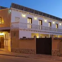 Hostal Rural El Tejar, hotell i Layos