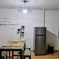 Zen Home - appartement jusqu'à 4 voyageurs, hotel din Nantua