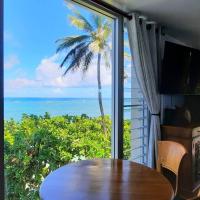 Breezy Beachfront Bali-Style Haven 180 Degree OceanView, hotell i Hauula