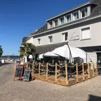 Hôtel Restaurant La Voile - Le Dock'er, hotelli kohteessa Locmariaquer