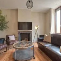 Appartement Complet Rez-de-chaussée, hotell i Sains-Richaumont