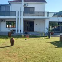 The Hill 4 - Holiday Villa, viešbutis mieste Sequata