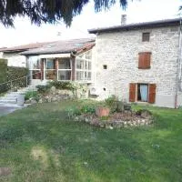 Gite de La Pierre Verte, hotel i Saint-Lattier