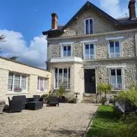 Le Gîte Senlisien, hotel v destinaci Senlis