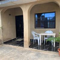 New Bungalow 2 Bed House in Adewumi, Off Olodo rd Ibadan, מלון באיבאדן