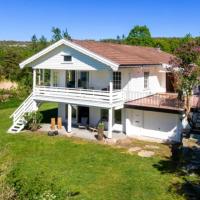 Summer house in Tjøme with beach and wharf