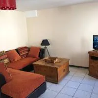 Joli T3 en Centre Village de Tallard, hotel u gradu Talar