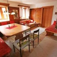 Chalet Sternberg, hotel din Strengen