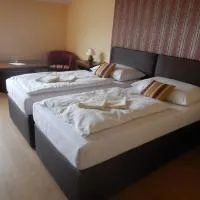Konsky Dvor, hotel a Brzotín