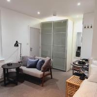 Maple House - Inviting 1-Bed Apartment in London