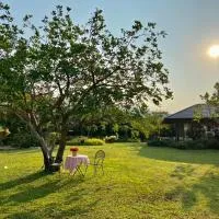 Khao Kheow Garden เขาเขียว การ์เดน, hotelli kohteessa Ban Tha Sai
