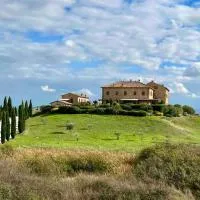 Toscana Amore Mio, stunning view & 14min Volterra，蒙泰卡蒂尼瓦爾迪切奇納的飯店