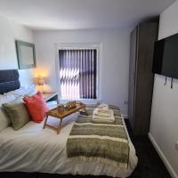 Moorfield House Room 4 has off-road parking close to train station good commuter links to London Oxford and The Midlands