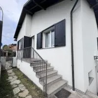 Buonarroti 37 โรงแรมในกอร์กอนโซลา