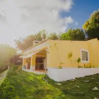 2Bedroom house with Swimming Pool and View โรงแรมในMoçarria