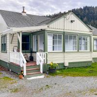 Redwood Farmhouse in the Orick Valley, hotel in Orick