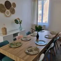 Appart'hotel SOLESMES، فندق في Solesmes