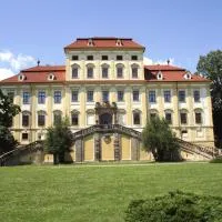 Zamek Cerveny Hradek, hotel u gradu 'Jirkov'