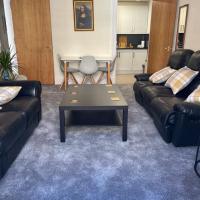 Central, main door apartment, spacious 2 bedrooms- NO STAIRS