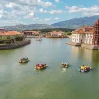 Las Casas Filipinas de Acuzar، فندق في Bagac