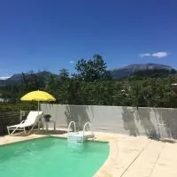 Villa les Rosiers, hotel u gradu Talar