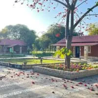 Book Rooms & Villa- Bairagarh Living Farm Stay, ξενοδοχείο σε Shivpurī