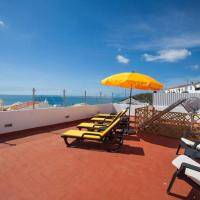 Casa Barros by GalanteVasques, готель у місті Карвоейру