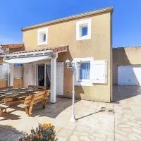 3 Bedroom Gorgeous Home In Portiragnes、ポルティラーニュにあるベジエ・キャプ・ダグド空港 - BZRの周辺ホテル