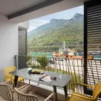 Cool Stay @Port, hotel in Plomin