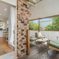 Lennox Beach Oasis 3 Bedrooms in town, hotel u gradu Lenoks Hed