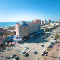 Hotel Festival Plaza Playas Rosarito، فندق في روزاريتو