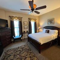Historic Branson Hotel - Heritage Room with Queen Bed - Downtown - FREE TICKETS INCLUDED
