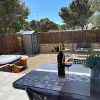Apartamento con patio y Jacuzzi privado: Calafat'ta bir otel